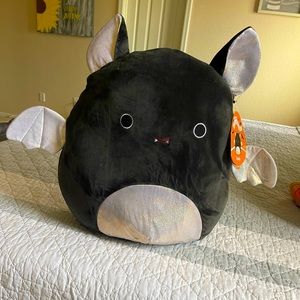 COPY - Emily the Bat Halloween 2022 Squishmallow!